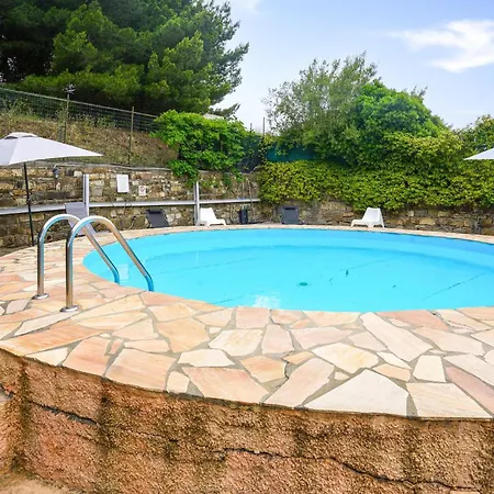 3 Bedroom Awesome In Apartamento Imperia